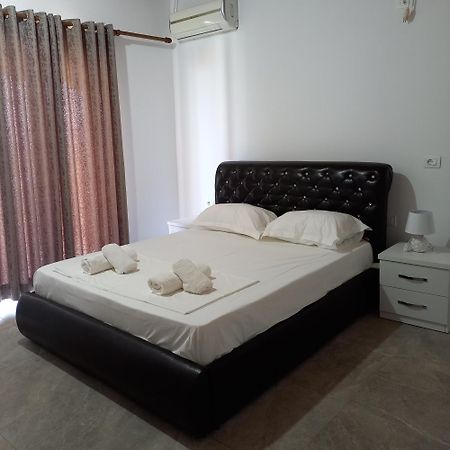 Emiljano Seaview Apartment Ksamil Ngoại thất bức ảnh