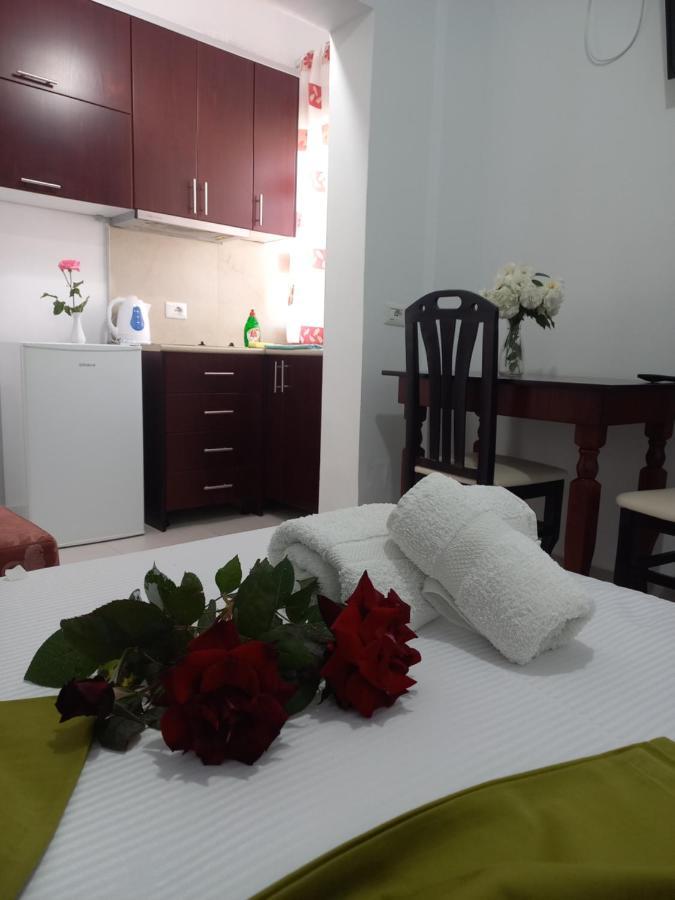 Emiljano Seaview Apartment Ksamil Ngoại thất bức ảnh