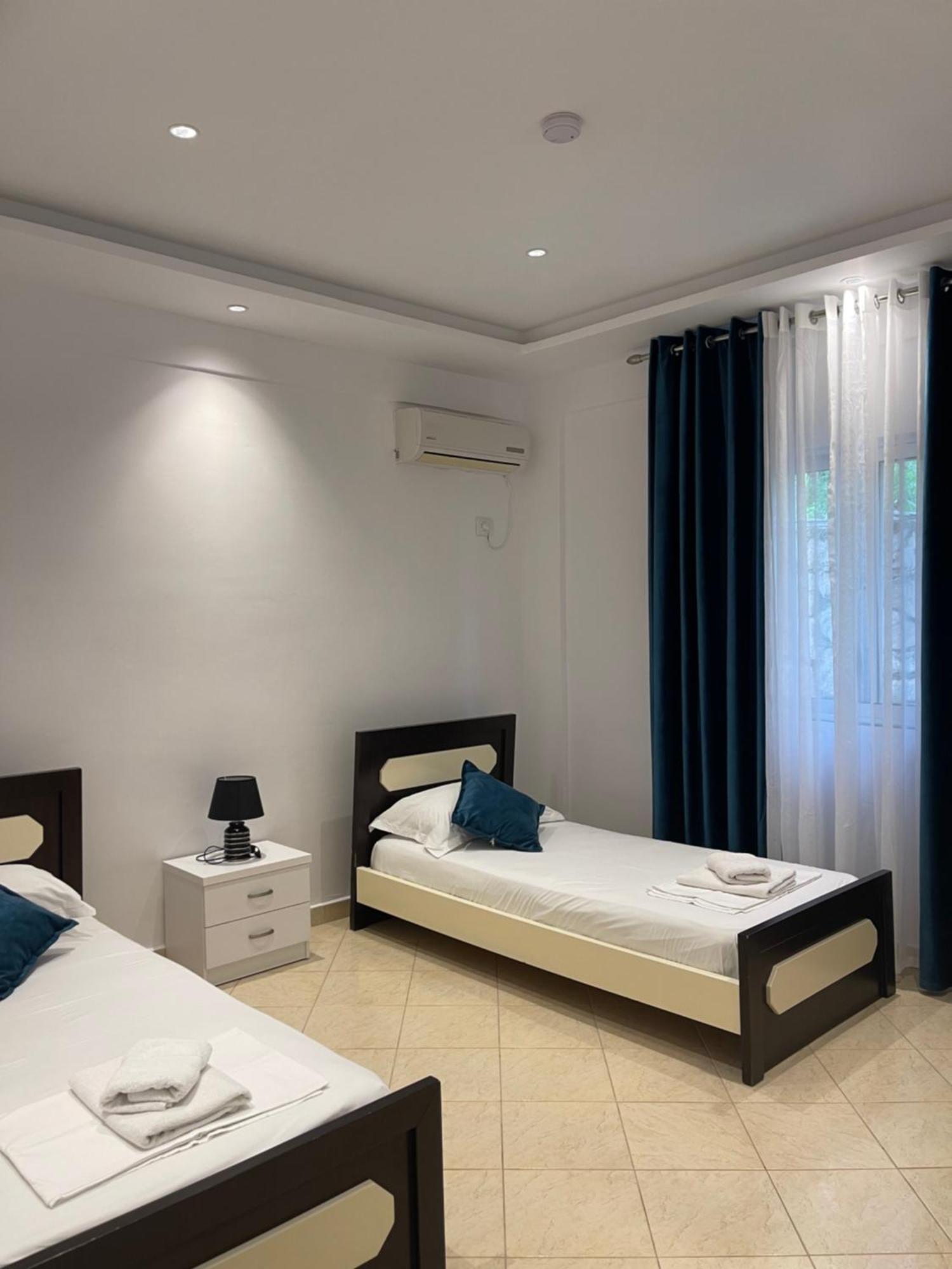 Emiljano Seaview Apartment Ksamil Ngoại thất bức ảnh