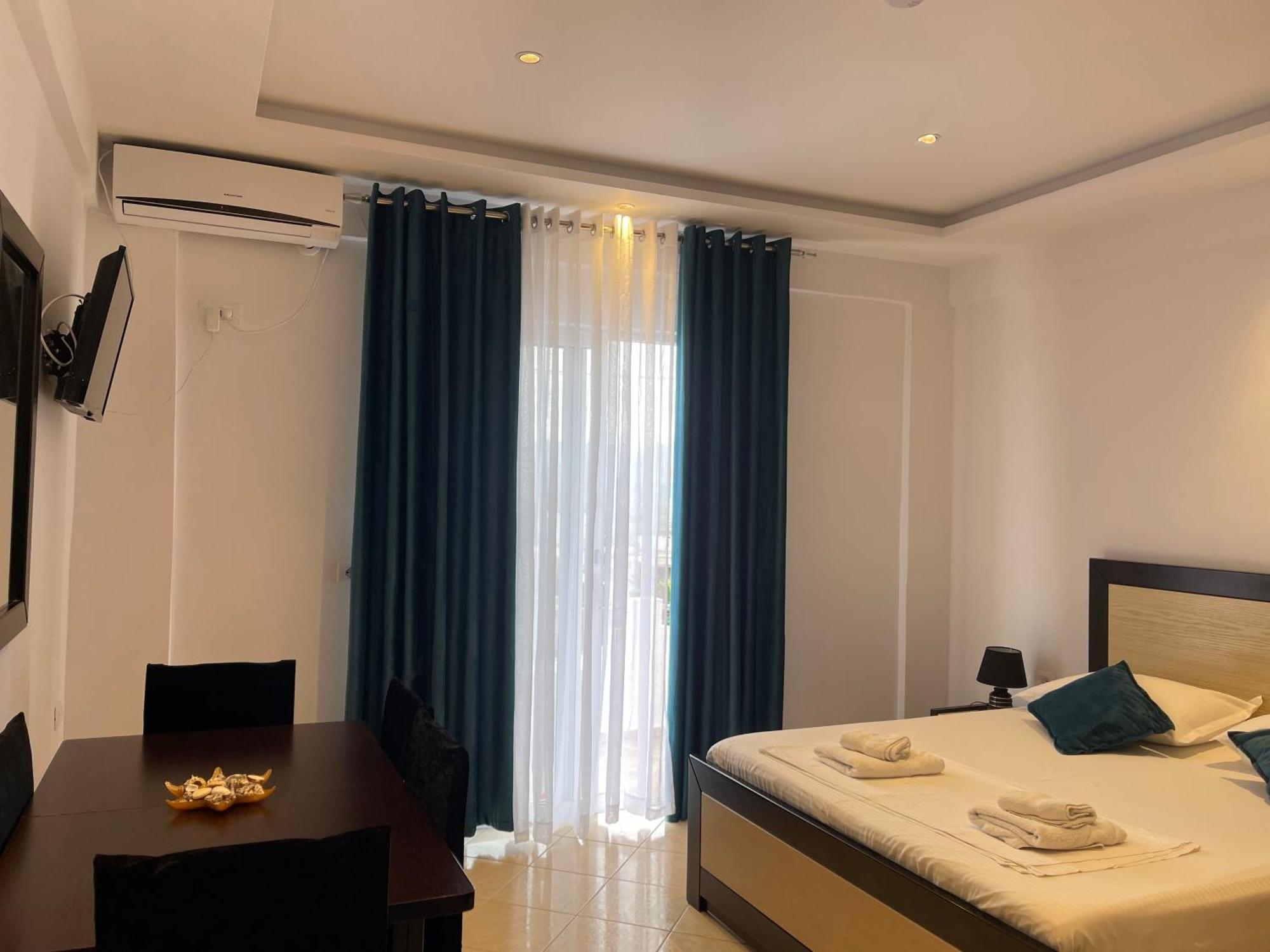 Emiljano Seaview Apartment Ksamil Ngoại thất bức ảnh