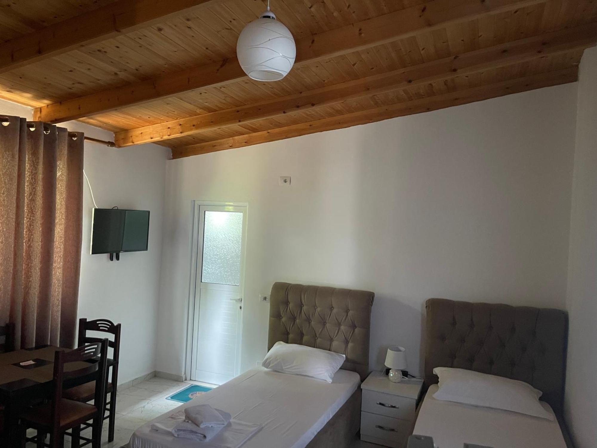 Emiljano Seaview Apartment Ksamil Ngoại thất bức ảnh