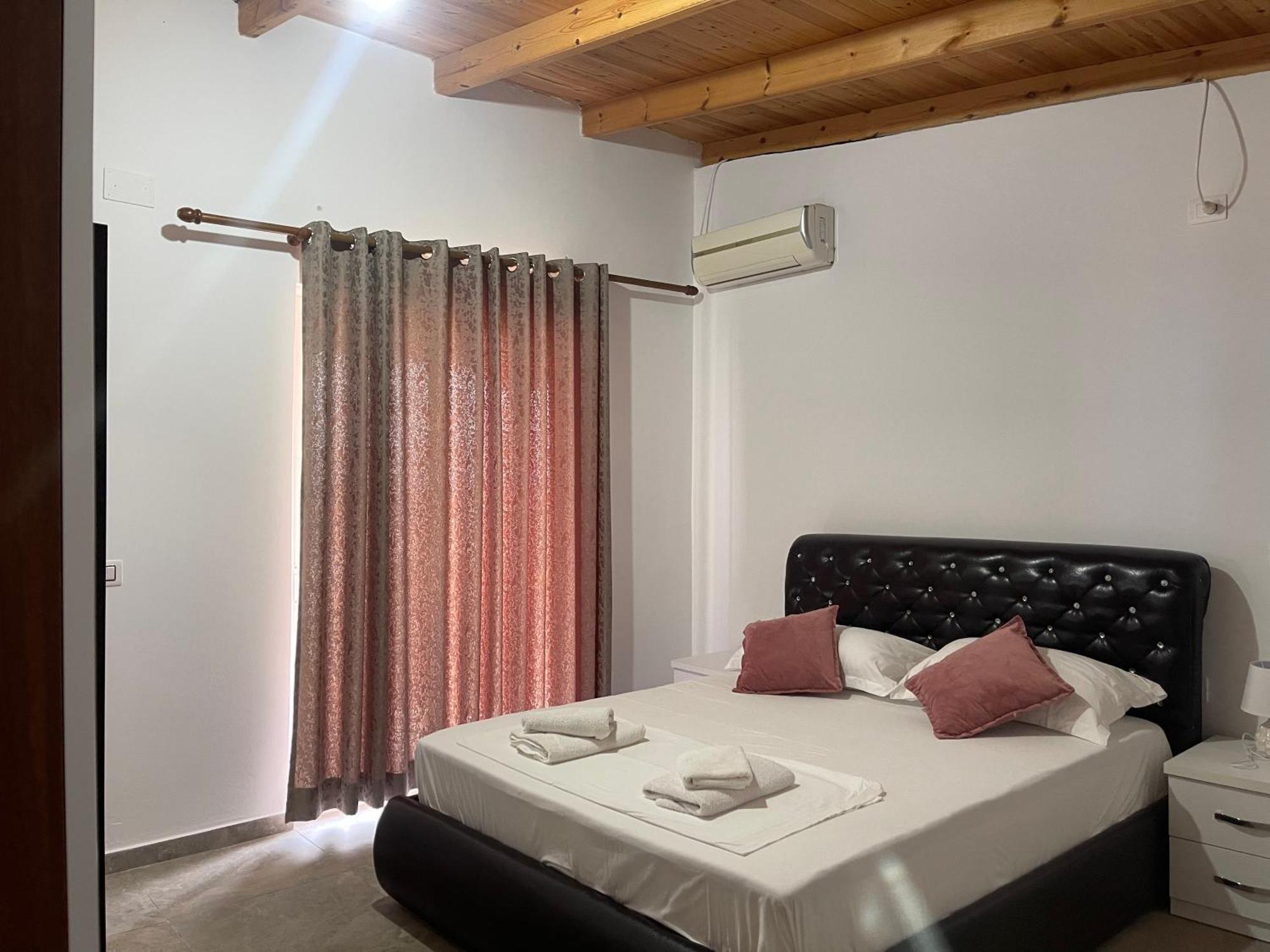 Emiljano Seaview Apartment Ksamil Ngoại thất bức ảnh